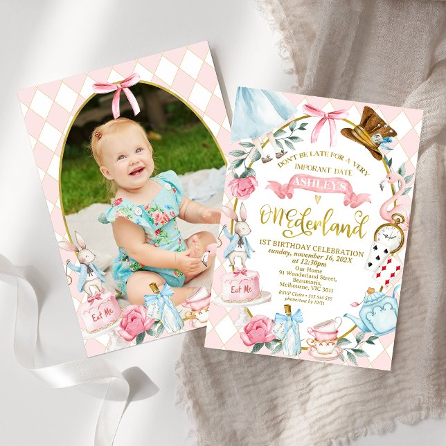 Invitación Foto Rosa Bow Alice Onederland Primer cumpleaños (Girls Bow Alice In Onederland 1st Birthday Invitation With Photo On Back, Onederland 1st Birthday )