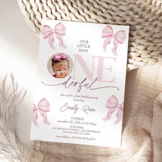 Invitación Foto Rosa Bow Little Miss Maravilloso Primer Cumpl (Little Miss Onederful Invitation, Miss Onederful Birthday Invitation, Girls 1st Birthday Invitation )