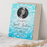 Invitación FOTO Turquesa Bokeh Luces Dulce 16 Fiesta<br><div class="desc">Elegante Dulce Dieciséis planilla de invitación de fiesta de cumpleaños con fondo de Bokeh Lights,  foto personalizado y escritura moderna de tipografía.</div>