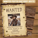 Invitación Foto Western Funny Wanted Poster 40TH Birthday<br><div class="desc">¡Reúne a su equipo para una celebración divertida e inolvidable con esta Invitación de cumpleaños de los hombres del Poster Occidente Funny Wanted! Diseñada como un antiguo poster buscado, esta divertidísima invitación incluye una foto personalizado de un hombre de cumpleaños frente y centro. Con fuentes occidentales clásicas, texturas rústicas, y...</div>