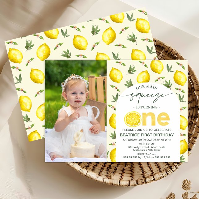 Invitación Foto Yellow Lemon Main Squeeze Primer cumpleaños (Modern Our Main Squeeze 1st Birthday Invitation Template Baby Girl, Lemon Themed 1st Birthday Invite)