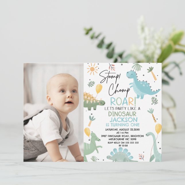 Invitación Fotografía azul Globos Dinosaurios Temático Primer (Anverso de pie)
