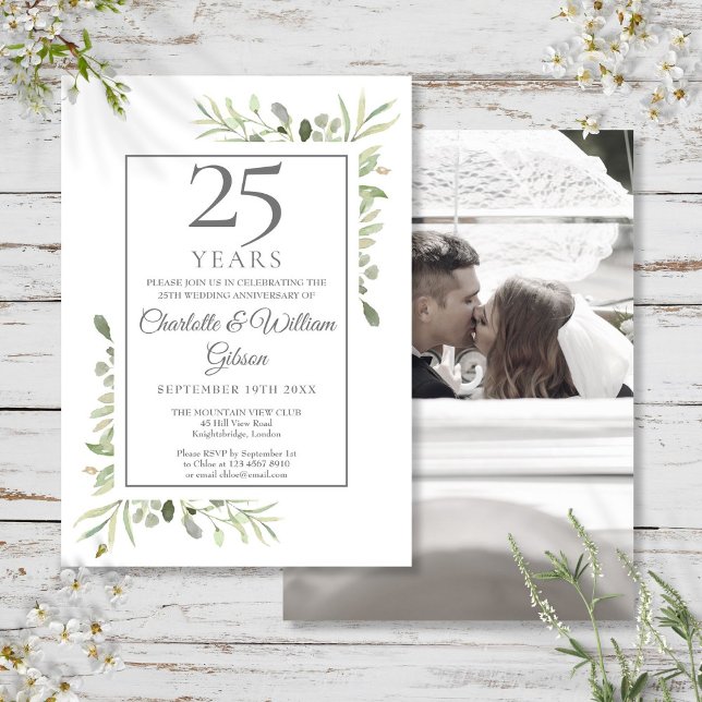 Invitación Fotografía de aniversario de bodas de plata número (25th Silver Anniversary Wedding Photo Greenery Invitation)