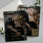 Invitación Fotografía de la caligrafía dorada de la superposi<br><div class="desc">Elegante y romántica foto de lujo de moda, todo en una sola invitación a la boda con "el boda de" falso texto de oro y overlay negro con un guión de caligrafía de moda. Personalízalo con tus 2 fotos y tu código QR de digitalización (generado automáticamente con tu enlace URL)...</div>