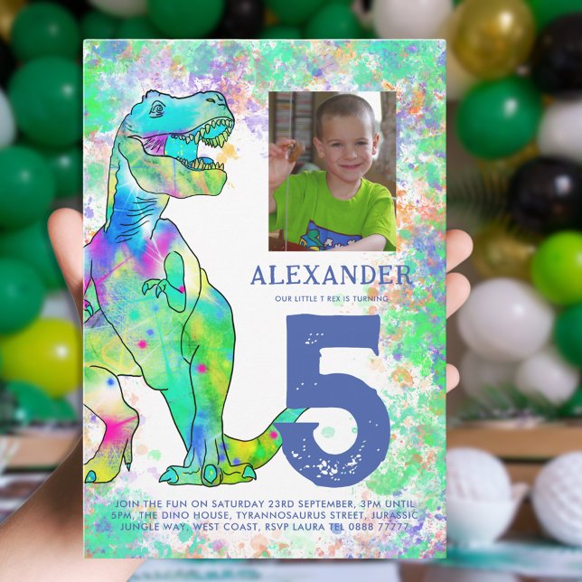 Invitación Fotografía de la fiesta de cumpleaños de Dinosaur  (T-rex colorful dinosaur custom photo 5th birthday party invitation blue and green watercolor)