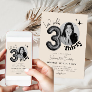Invitación Fotografía moderna del Black Beige de 30 años