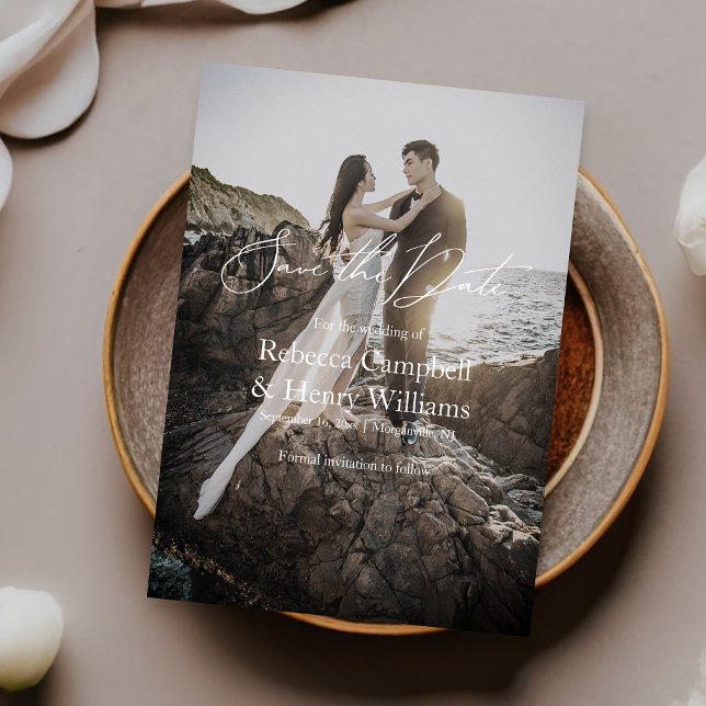 Invitación Fotos modernas y elegantes bodas de guiones salvan (Make your special day unforgettable with our beautifully designed Save the Date photo invitation.)