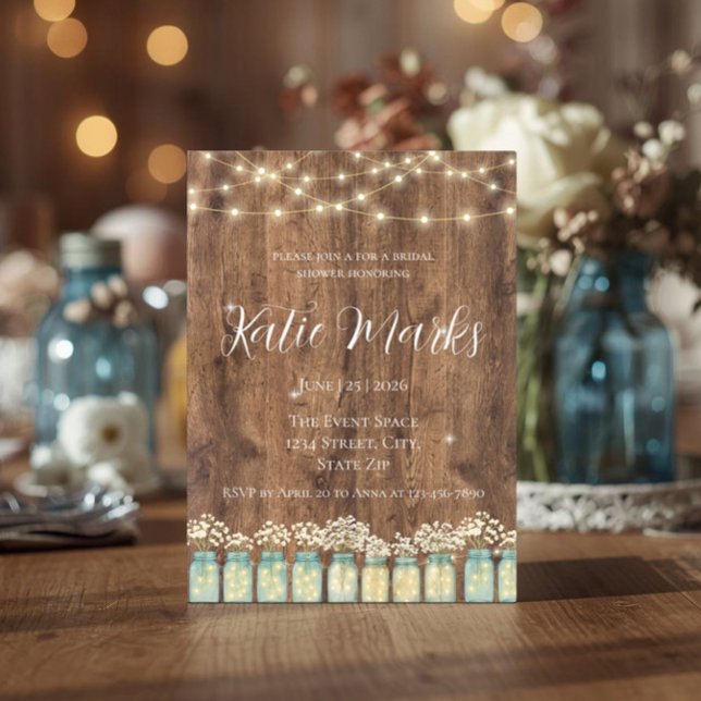 Invitación Frasco de Mason de Madera Rústica y Luces de Hadas (Rustic bridal shower invitation mockup with blue mason jars and fairy lights)