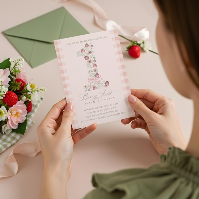 Invitación Fresa 1er cumpleaños Berry primera foto de cumplea (Strawberry 1st Birthday Berry First Birthday Photo Invitation (Front))