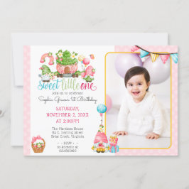 Invitación Fresa Gnome Pequeño Un Primer Cumpleaños Foto