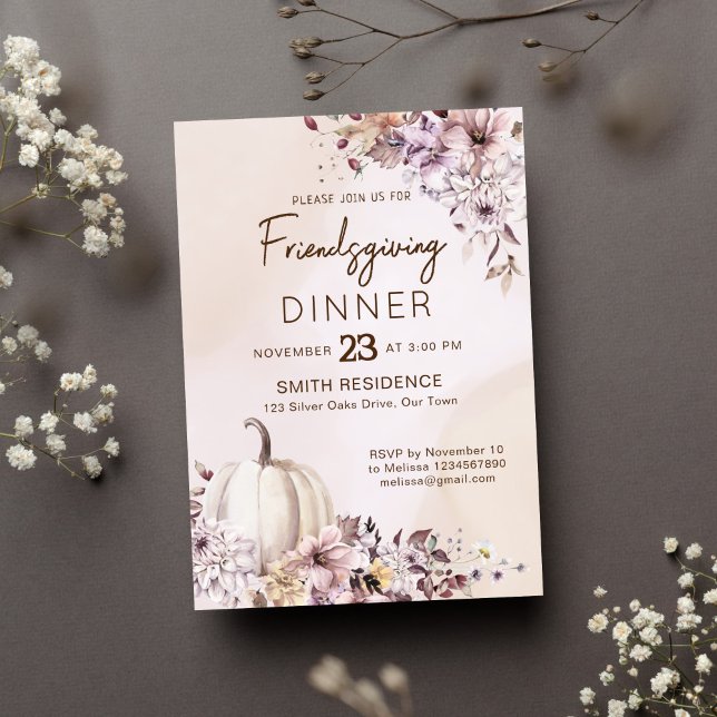 Invitación Friendsgivig Calabazas de follaje otoñal de Acción (Friendsgiving thanksgiving dinner party template invitation pastel brown watercolor pumpkin)