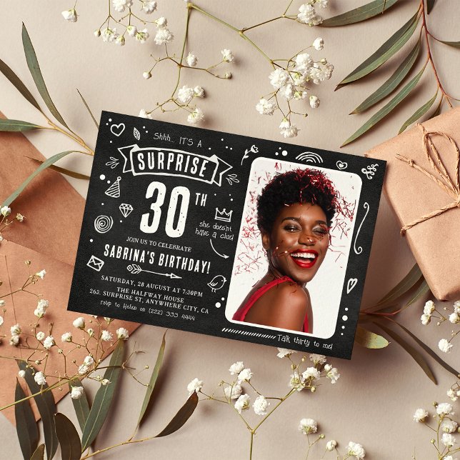 Invitación Fun Chalkboard Doodle Foto Sorpresa 30 cumpleaños (Subido por el creador)