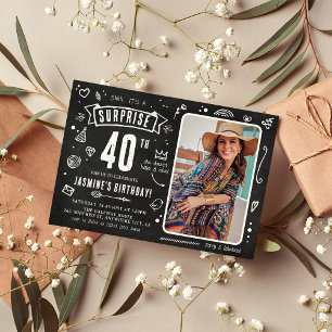 Invitación Fun Chalkboard Doodle Foto Sorpresa 40 cumpleaños