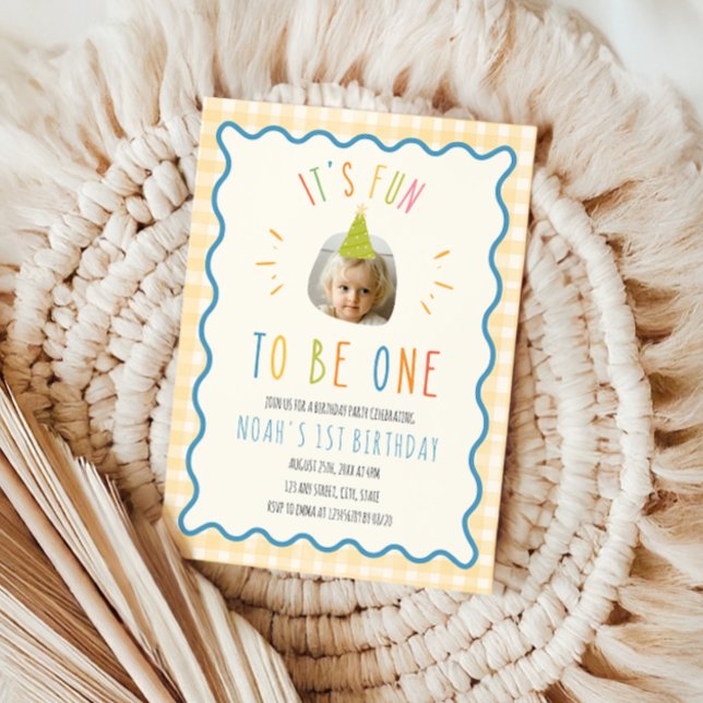 Invitación Fun To Be One Photo Yellow Gingham 1st Birthday (Its fun to be one 1st Birthday Invitation)
