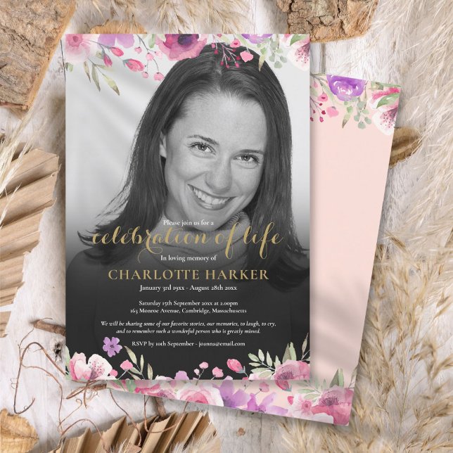Invitación Funeral floral Rubor rosa de fotos en blanco y neg (Floral Blush Pink Black and White Photo Funeral Invitation)