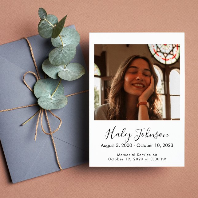 Invitación funeral minimalista (Subido por el creador)