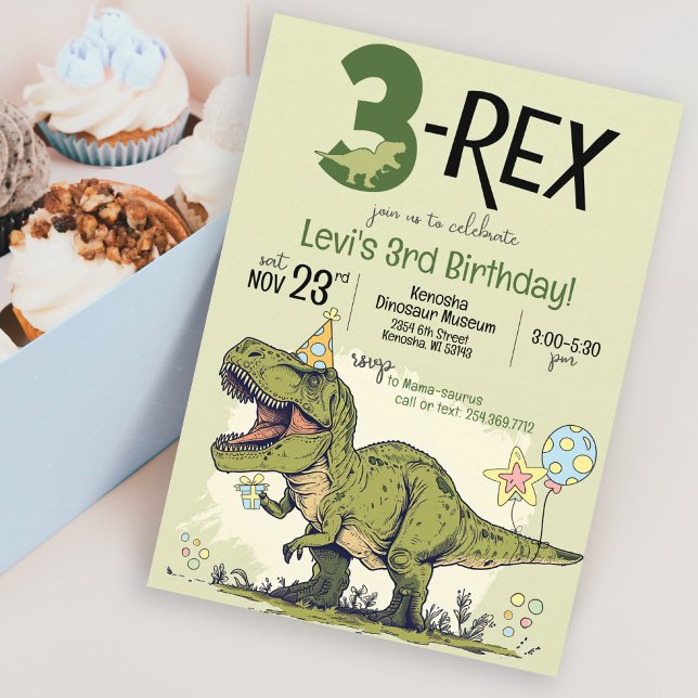 Invitación Funny 3-Rex Personalizado de dinosaurios Fiesta de (Funny Cartoon T-Rex Dinosaur wearing a birthday hat, green 3-Rex 3rd birthday party invitation three)