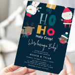 Invitación Funny 'Ho Holy Crap' Navidades de Baby Shower<br><div class="desc">Gracioso ‘HO Holy Crap,  ¡Estamos teniendo un bebé!' Invitación a Baby Shower de Parejas navidades. El diseño presenta un fondo azul marino de moda con bonitos ilustraciones festivos y una plantilla de personalizable en texto blanco.</div>