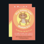 Invitación Funny personalizado de dragón barbudo<br><div class="desc">Este diseño presenta un lindo y hambriento lagarto de dragón barbudo al estilo personalizado de ilustracion. ¡Reptiles divertidos!</div>