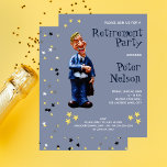 Invitación Funny Retirement Fiesta Empleado<br><div class="desc">Reúna amigos, familia y compañeros de trabajo, para celebrar el retiro de una persona especial con esta divertida invitación del Partido de la Jubilación. Diseñada con una imagen personalizado de un hombre de negocios, texto colorido, fondo y estrellas, esta tarjeta es fácil de personalizar. Simplemente inserte sus detalles en nuestra...</div>