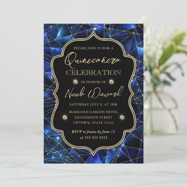 Invitación Galaxia de cristal azul y oro medianoche Quinceane (Anverso de pie)
