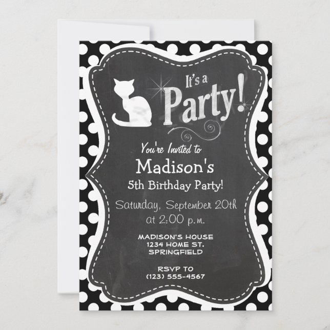 Invitación Gato blanco sobre puntos de polka blanco y negro (Anverso)
