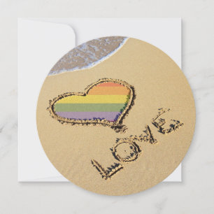 Invitación Gay Rainbow Love Heart In the Sand