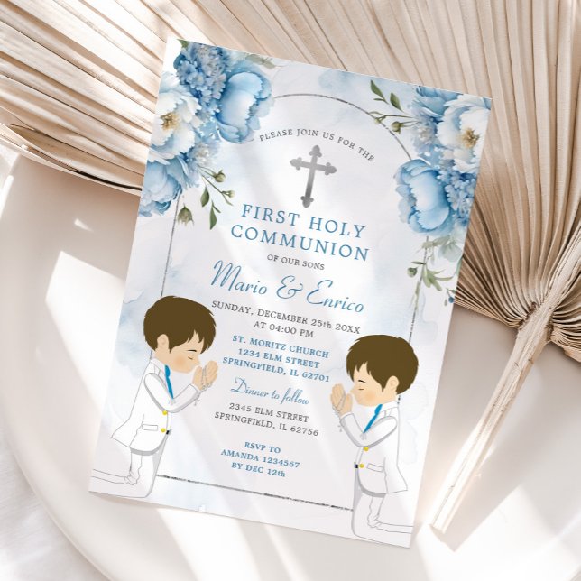 Invitación Gemelos agitan las flores azules niños primera com (Subido por el creador)