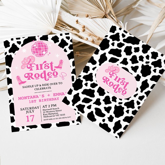 Invitación Gemelos rosados modernos Chica de vaca primer rode (Girls Twins First Rodeo 1st Birthday Invitation, First Rodeo Invitation Cowgirl Birthday Wild West)