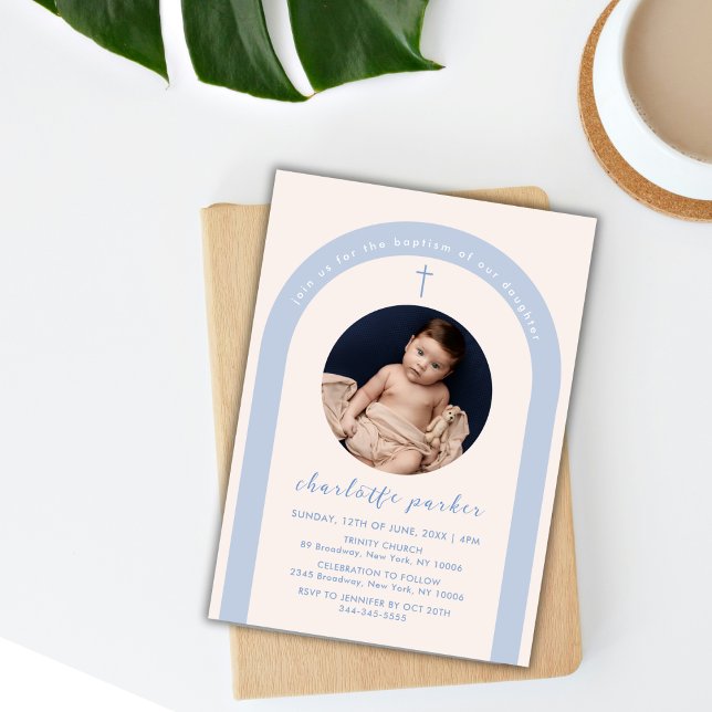 Invitación Género azul Baptismo neutral de la cruz del arco d (Blue Gender Neutral Boho Arch Cross Photo Baptism Invitation)