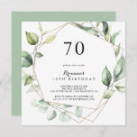 Invitación Geometric Elegant Gold Green 70th Cumpleaños Party<br><div class="desc">Esta geométrica y elegante invitación a la fiesta de cumpleaños 70 de color verde oro es perfecta para una fiesta de cumpleaños moderna. El diseño se basa en hojas de eucalipto botánico pintadas a mano,  adornando un marco geométrico dorado.</div>