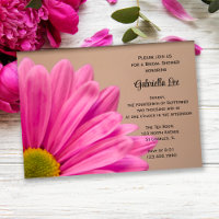 Gerber Daisy rosado en ducha de novia tan