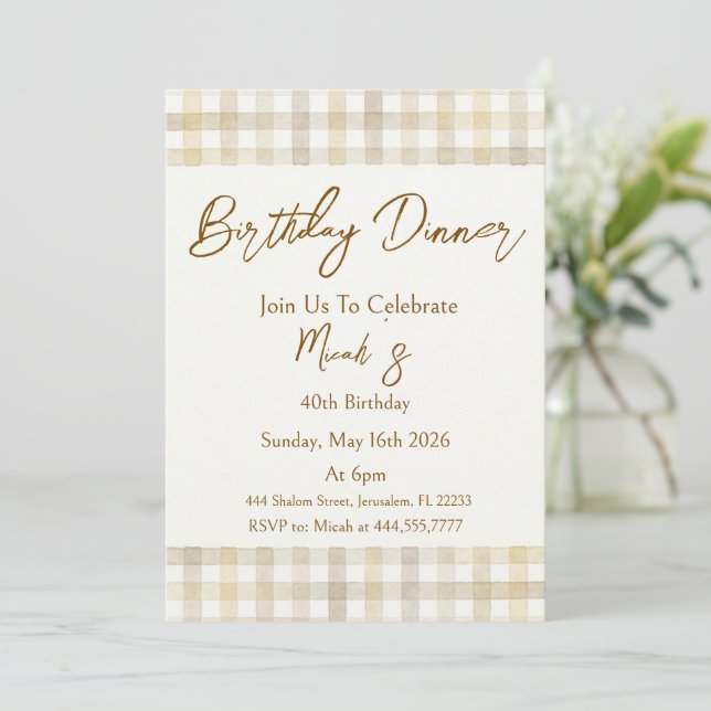 Invitación Gingham Beige Marrón Blanco Rústico Sencillo Vinta (Anverso de pie)