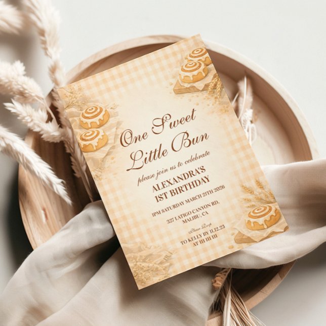 Invitación Gingham Cinnamon Roll Little Bun 1st Birthday (Subido por el creador)