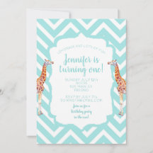 Giraffe en el zigzag chevron.