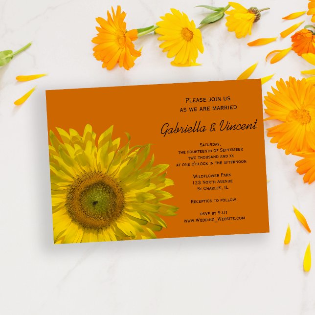 Invitación Girasol amarillo en Boda Naranja (Set the tone for your summer marriage with the cheerful Sunflower on Orange Wedding Invitation.)
