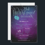 Invitación Glam 21st Birthday Decorative Script Purple Fiesta<br><div class="desc">Los clientes sabrán que están aquí para una noche mágica en su 21º fiesta, con este diseño con una tipografía decorativa verde azulada de imitación purpurina para el encabezado principal, un fondo místico morado y un poco de brillo alrededor. El resto del texto se puede personalizar fácilmente. Si desea dar...</div>