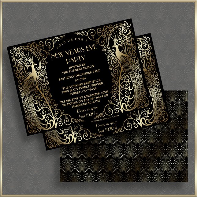 Invitación Glam Gold Art Deco Peacocks Nochevieja (New Years eve party invitation, trendy black gold peacock new year party invite, elegant roaring 20s)