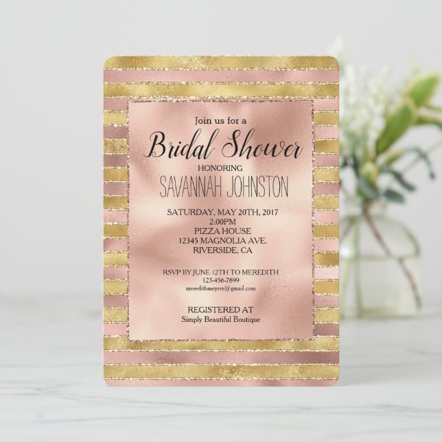 Invitación Glam Rosa y Gold Glitzy Stripes Bridal Shower (Anverso de pie)