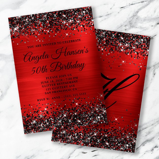 Invitación Glitter Negro Rojo Monograma Cumpleaños 50 (Black Glitter Red Foil Monogram 50th Birthday Invitation)
