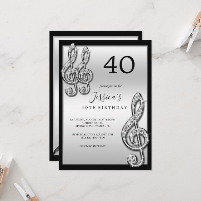 Invitación Glitzy Silver Music Notes Birday (Anverso/Reverso In Situ)