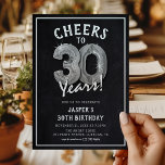 Invitación Globos plateados de Chalkboard rústico 30 cumpleañ<br><div class="desc">¡Celebrando haber cumplido 30! Estas invitaciones de fiestas de 30 años están diseñadas con el título "¡Saludos a 30 años!". Con un fondo rústico de pizarra,  treinta globos de helio plateado,  una tipografía blanca de moda y una sencilla plantilla para fiestas de cumpleaños que es fácil de personalizar.</div>