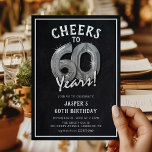 Invitación Globos plateados de Chalkboard Rústico 60 cumpleañ<br><div class="desc">¡Celebrando haber cumplido 60! Estas invitaciones a la fiesta de cumpleaños número 60 están diseñadas con el título '¡Saludos a 60 años!'. Con un fondo rústico de pizarra, sesenta globos de helio plateado, una tipografía blanca de moda y una sencilla plantilla de fiesta de cumpleaños que es fácil de personalizar....</div>