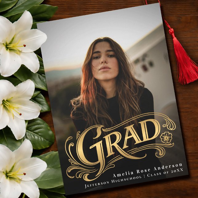 Invitación Gold Stylish Vintage Grad Photo Announcement Card  (Subido por el creador)