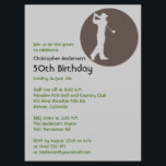 Invitación Golf golf Golf Golf Golf Golf 50th Cumpleaños<br><div class="desc">Puedes personalizar todo el texto de esta invitación a la fiesta de cumpleaños temática 50. Puede cambiar el texto y el número en la parte delantera y usarlo para un cumpleaños 65, 60, 70 u otro. El diseño presenta la silueta de un golfista que balancea un club en círculo negro....</div>