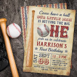 Invitación Golpeando al Gran Béisbol Vintage Primer Cumpleaño<br><div class="desc">Celebre con estilo con estas invitaciones a la fiesta de cumpleaños. El diseño es fácil de personalizar con la redacción de su evento especial y sus invitados estarán encantados cuando reciban estas fabulosas invitaciones.</div>