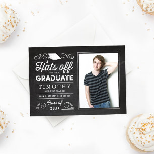 Invitación Gorras De Graduación En Chalkboard