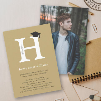 Invitación Gorrito de Graduación Elegante de Oro con Monogram