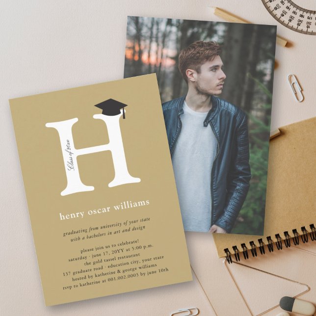 Invitación Gorrito de Graduación Elegante de Oro con Monogram (Subido por el creador)