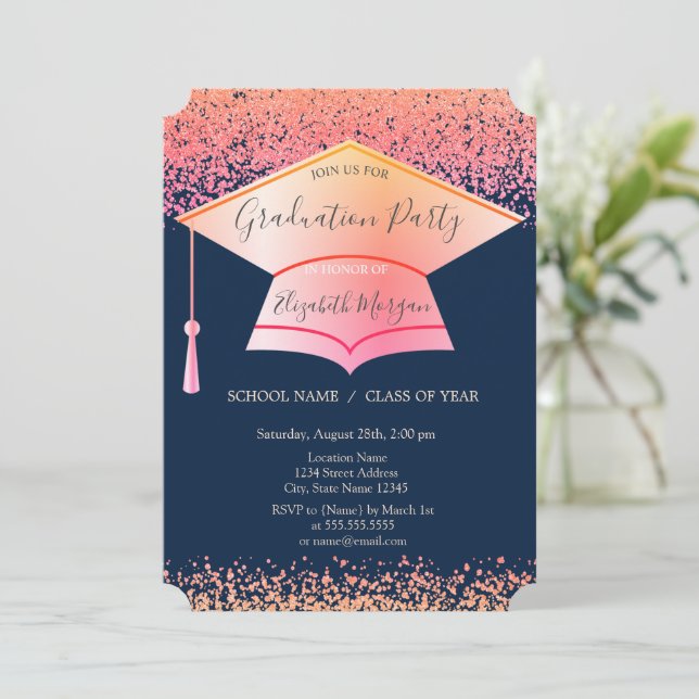 Invitación Gorro de graduación de moda, azul de la marina de  (Anverso de pie)
